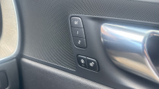 Volvo Xc60 2.0 B5P [250] Inscription Pro 5dr Geartronic Petrol Estate